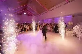 Fumée lourde + étincelle pour ouverture de bal